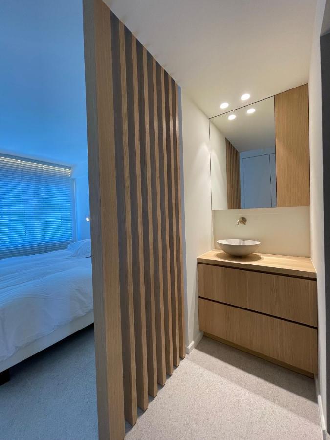 Apartamento Zeedijk Oostduinkerke Frontaal Zeezicht - Volledig Gerenoveerd 2022! Exterior foto