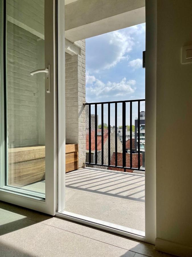 Apartamento Zeedijk Oostduinkerke Frontaal Zeezicht - Volledig Gerenoveerd 2022! Exterior foto