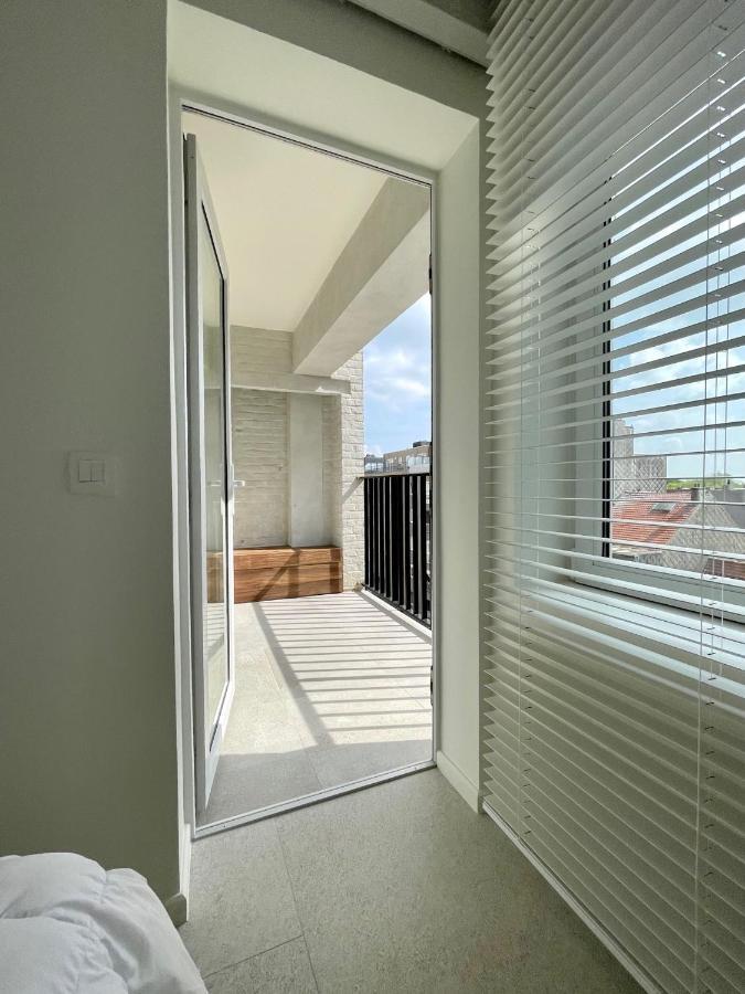 Apartamento Zeedijk Oostduinkerke Frontaal Zeezicht - Volledig Gerenoveerd 2022! Exterior foto