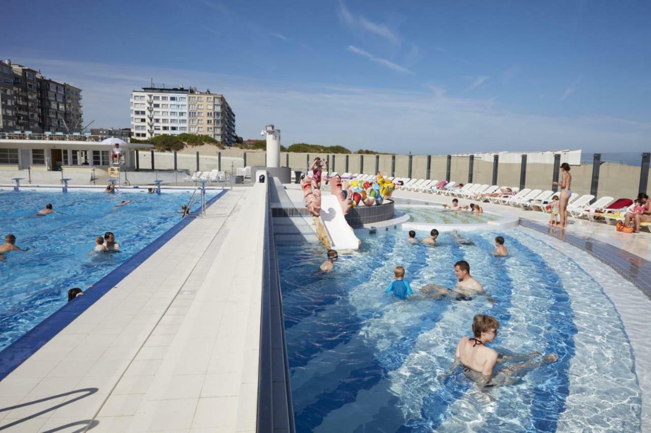 Apartamento Zeedijk Oostduinkerke Frontaal Zeezicht - Volledig Gerenoveerd 2022! Exterior foto
